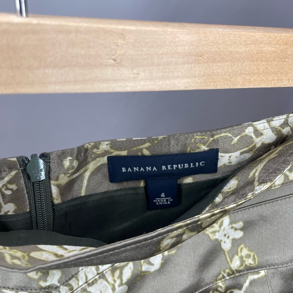 Banana Republic 100% Silk Skirt - Picture 2 of 3
